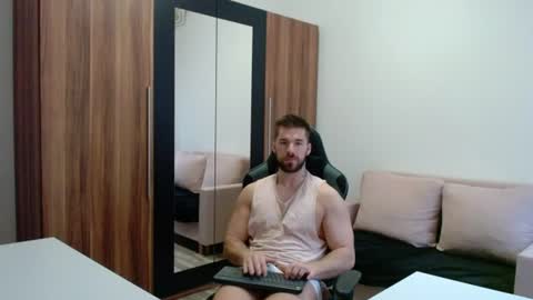 darius_94 online show from June 11, 4:10 am