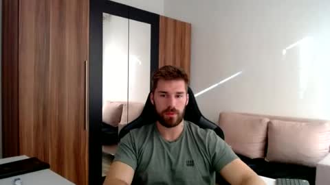 darius_94 online show from June 23, 5:15 am