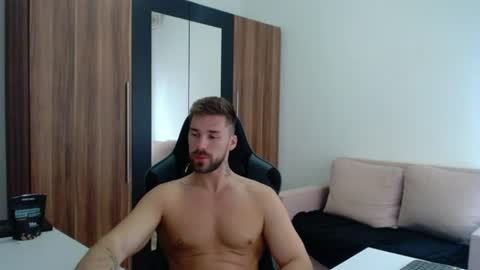 darius_94 online show from July 4, 8:07 am