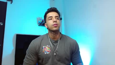 Darius Phoenix  online show from February 26, 8:12 pm