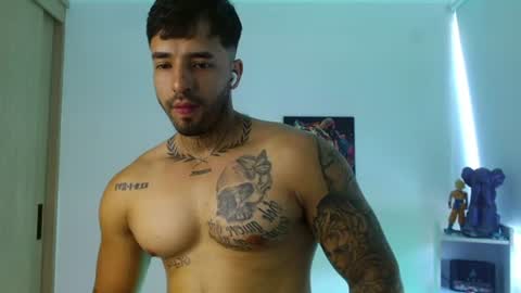Darius Phoenix  online show from July 28, 4:39 pm