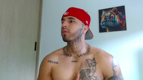 Darius Phoenix  online show from June 18, 5:40 pm