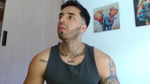 Darius Phoenix  online show from June 20, 5:41 pm
