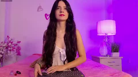 dark_angell77 online show from June 15, 11:13 am