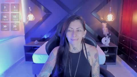 M I K A E L A online show from December 1, 7:01 pm