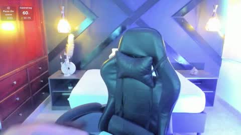 M I K A E L A online show from November 17, 7:16 pm