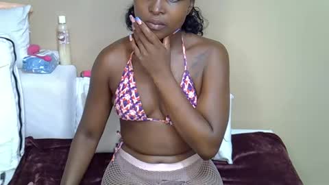 dark_lovly online show from March 12, 11:25 am