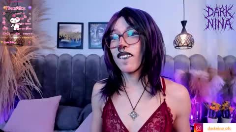 Snapshot of dark_nina_ chatting on October 18, 5:00 am Nina online show from October 18, 5:00 am