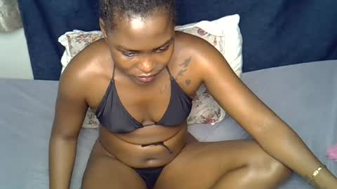 dark_petite_ online show from July 28, 9:03 pm