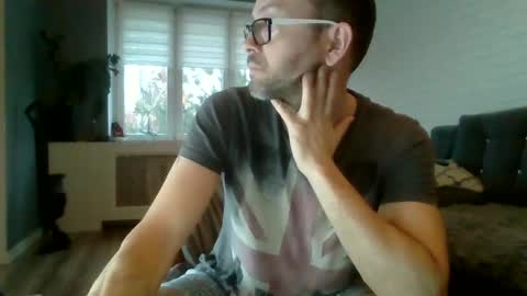 Snapshot of darkhaired34 chatting on December 13, 6:53 am darkhaired34 online show from December 13, 6:53 am