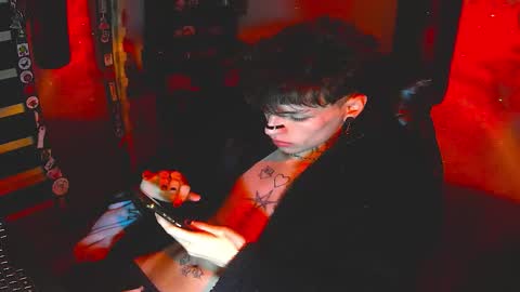   online show from November 24, 9:41 am