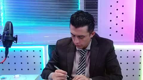 DARKO0717 online show from May 2, 1:06 pm