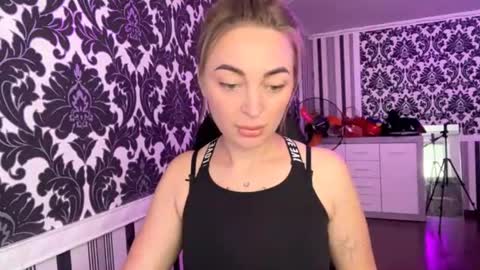 Angelina  online show from July 22, 9:44 am