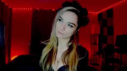 roseredgoddess online show from November 26, 4:10 am