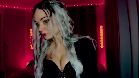 roseredgoddess online show from February 18, 3:06 am