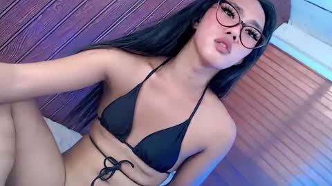 its me monica online show from June 18, 3:34 am