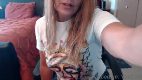 DarlingD online show from July 10, 1:05 pm
