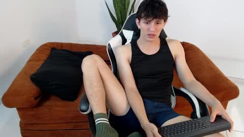 darrencolleen online show from April 28, 8:46 pm