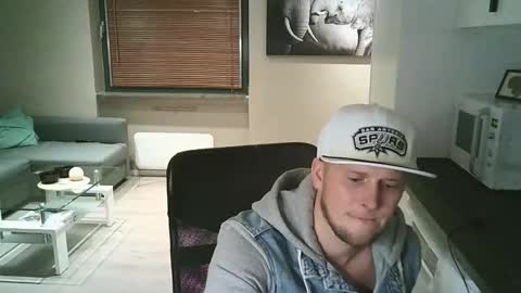 Snapshot of dartanjanas chatting on October 25, 9:48 pm Dario online show from October 25, 9:48 pm