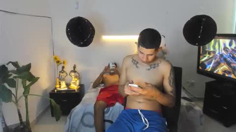 darwinandbrayan online show from March 5, 8:51 pm