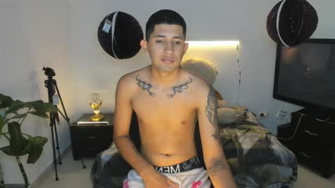 darwinandbrayan online show from March 22, 8:02 pm