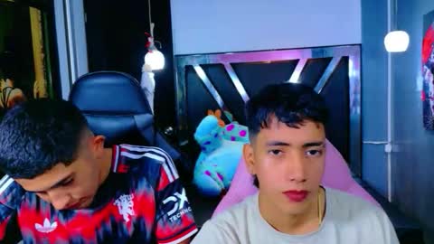 darwinandbrayan online show from November 12, 8:00 pm