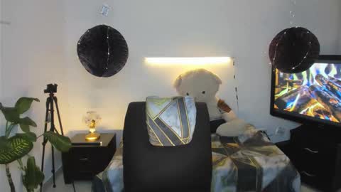 darwinandbrayan online show from March 16, 3:31 am