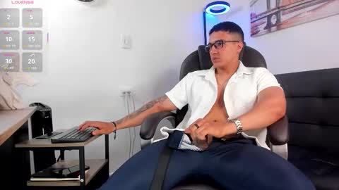 Dash online show from November 21, 1:53 pm