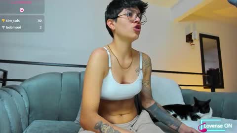 Snapshot of dass_roman chatting on September 24, 9:43 pm Dass Roman online show from September 24, 9:43 pm