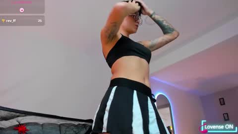 Snapshot of dass_roman chatting on October 29, 7:25 pm Dass Roman online show from October 29, 7:25 pm