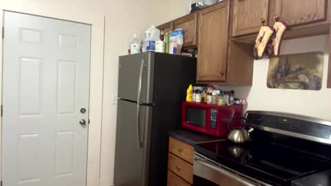 BeyJackson online show from April 12, 7:45 am