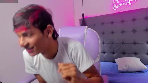 angel online show from December 1, 12:36 pm