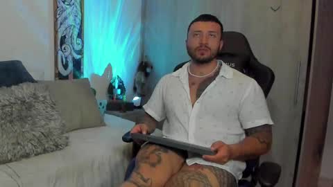 DAVE MAX online show from February 24, 2:30 am