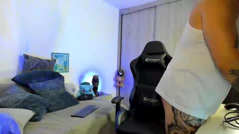 DAVE MAX online show from November 18, 3:59 pm