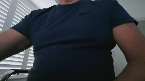 davesu12345 online show from April 28, 7:34 am