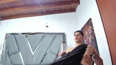 david_victoriaa online show from August 4, 1:07 pm