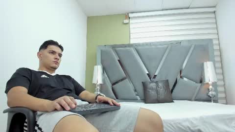 david_victoriaa online show from July 10, 1:16 pm