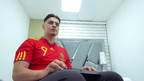 david_victoriaa online show from June 26, 7:19 pm