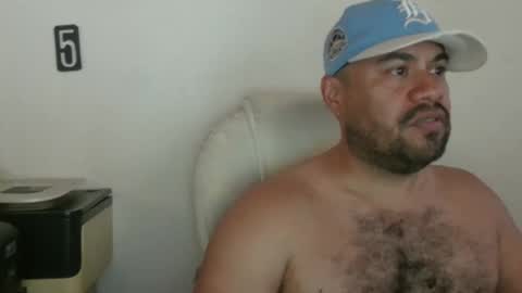 davinson_lopez35 online show from July 13, 7:39 pm