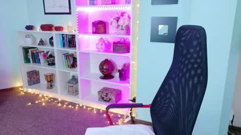 Shari online show from April 25, 4:58 am
