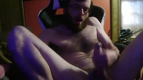 Snapshot of deandickshire chatting on December 17, 8:10 pm Dean Dickshire online show from December 17, 8:10 pm