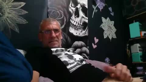 deanofflove2210 online show from July 10, 7:35 am