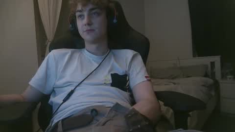 Dean online show from February 17, 9:58 pm