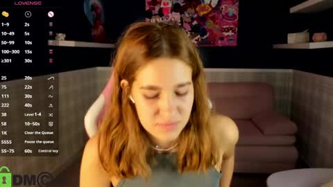Jennifer online show from April 24, 11:29 pm