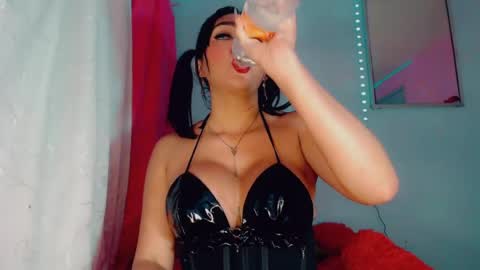 deboragill online show from June 19, 1:11 am