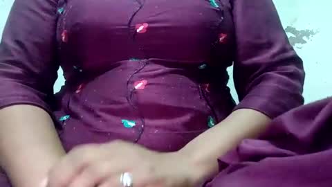 deepika_92 online show from March 5, 9:49 am