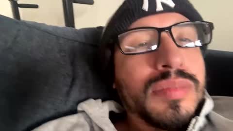 deepthroatberto89 online show from December 28, 7:43 pm