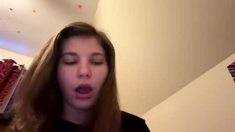 deepthroatqueen33 online show from February 3, 11:47 am