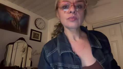 Tori online show from May 10, 6:31 am