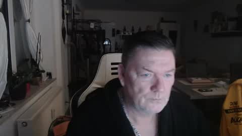 deinprinz2312 online show from January 9, 2:22 am